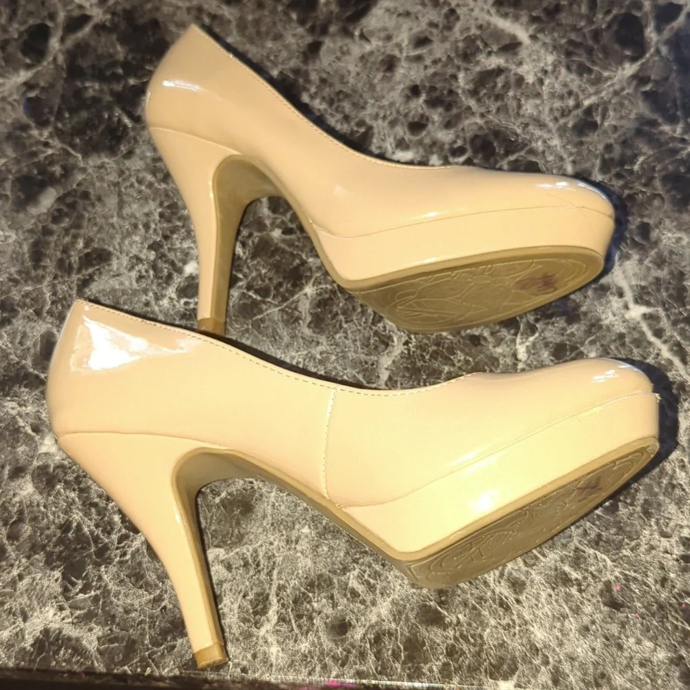 UNLISTED Faux Patent Leather Platform Pumps 7